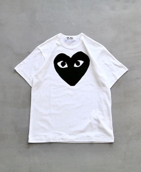 �κ����١�PLAY COMME des GARCONS(�ץ쥤 ���� �� ����륽��) "T-SHIRT LOGO PRINT BLACK HEART - AX-T070-051 -"