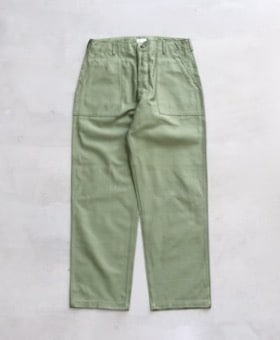 CIOTA (シオタ) “スビンムラ糸 バックサテン ベイカーパンツ” | CIOTA