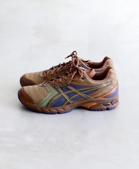 limitedASICS (å) 