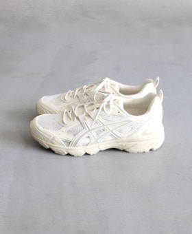 ASICS (å) 