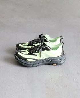 HOKA ONE ONE (ホカ オネ オネ) 