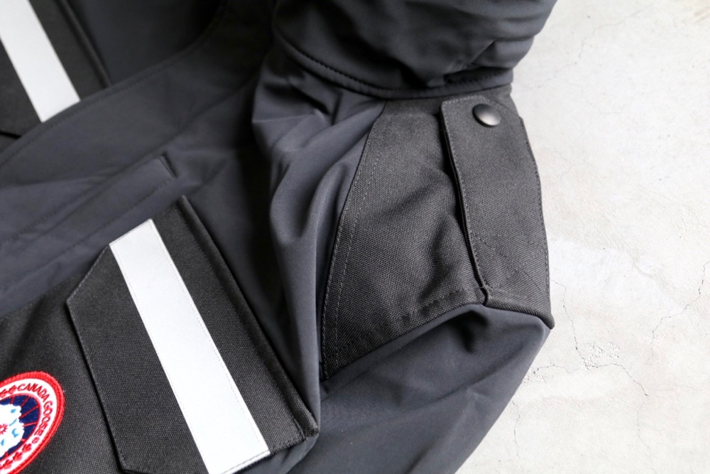 5% > 30%OFF] CANADA GOOSE (カナダグース) “PHOTOJOURNALIST