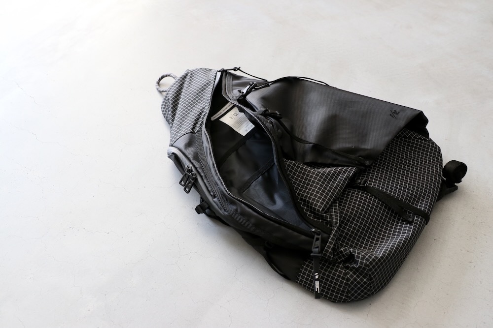 [5%OFF] F/CE.( ե) "3 POINTS SLINGER BAG"
