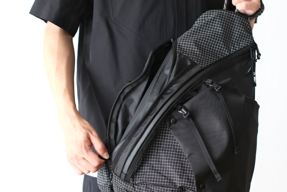 F/CE. 3POINTS SLINGER BAG ブラック F/CE.｜3POINTS SLINGER BAG - &Eat. by SUU(アンドイートバイ