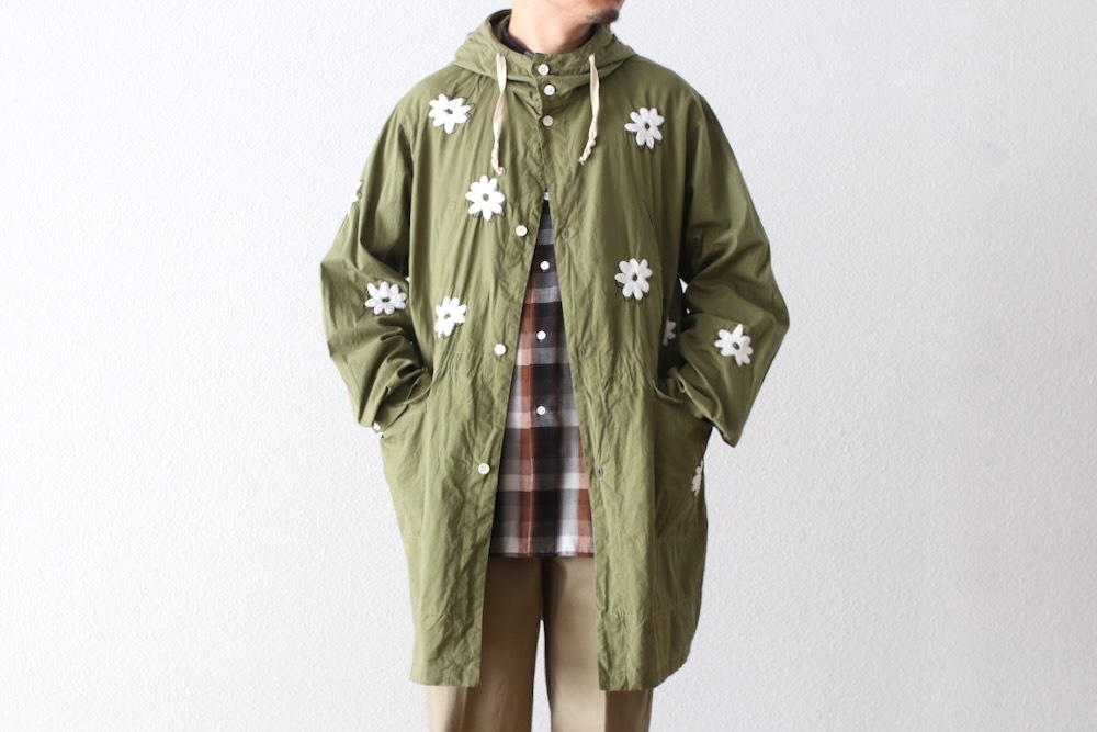 NOMARHYTHM TEXTILE (�Ρ��ޥꥺ��ƥ���������) ��Flower Embroidery Hooded Coat��