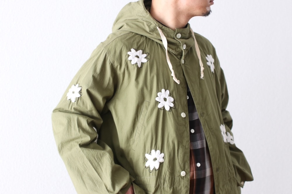NOMARHYTHM TEXTILE (�Ρ��ޥꥺ��ƥ���������) ��Flower Embroidery Hooded Coat��