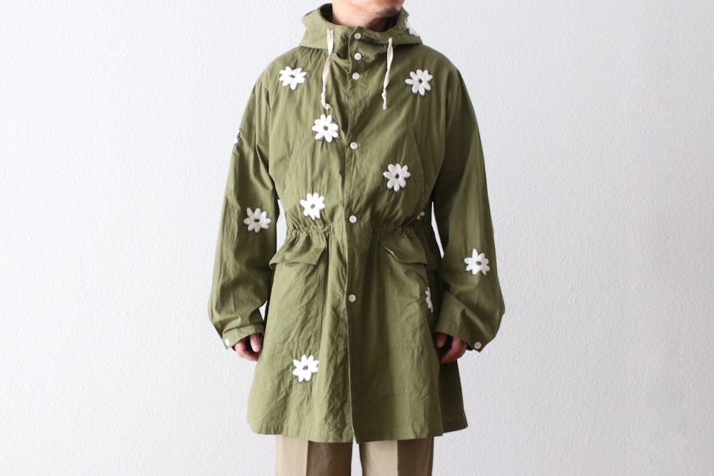 NOMARHYTHM TEXTILE (�Ρ��ޥꥺ��ƥ���������) ��Flower Embroidery Hooded Coat��
