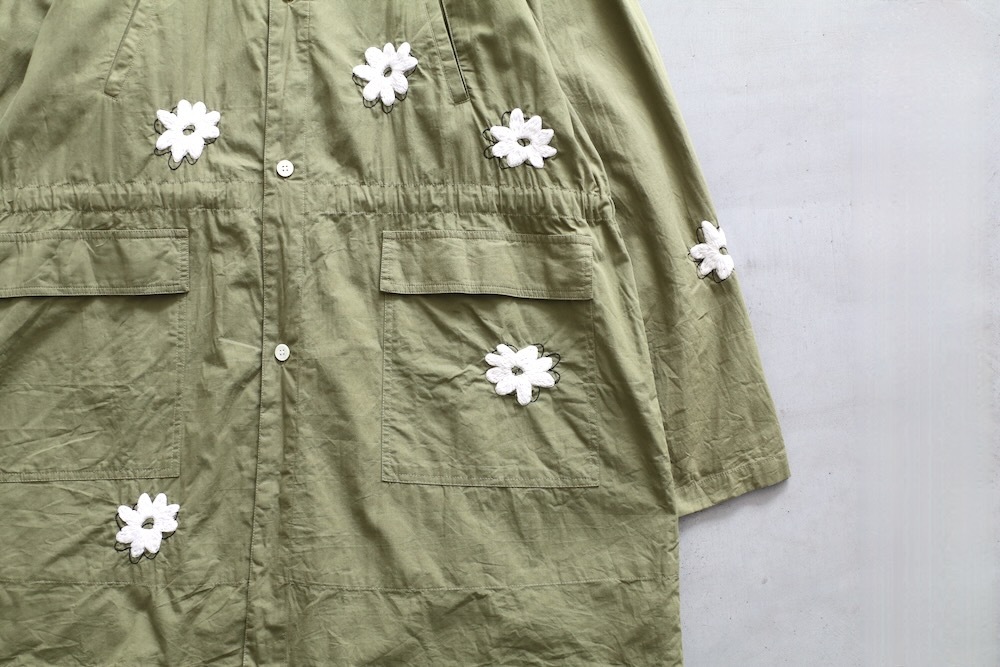 NOMARHYTHM TEXTILE (�Ρ��ޥꥺ��ƥ���������) ��Flower Embroidery Hooded Coat��