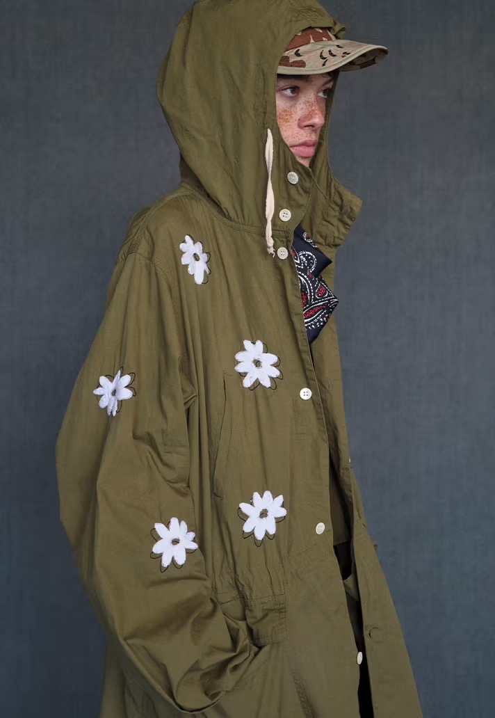 NOMARHYTHM TEXTILE (�Ρ��ޥꥺ��ƥ���������) ��Flower Embroidery Hooded Coat��