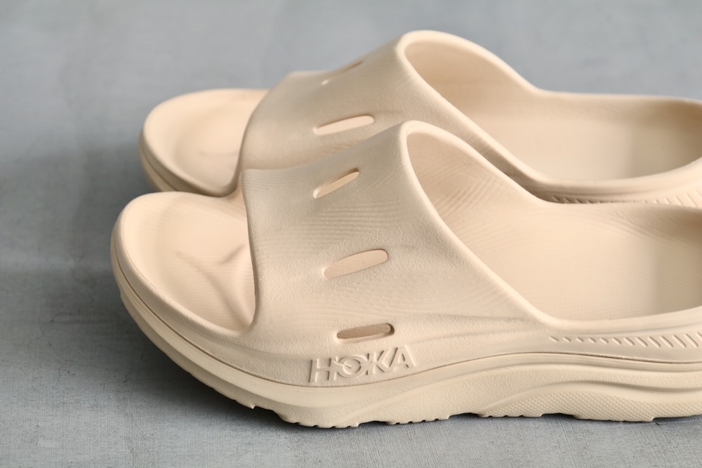 HOKA ONE ONE (ۥ  ) "U ORA RECOVERY SLIDE 3"