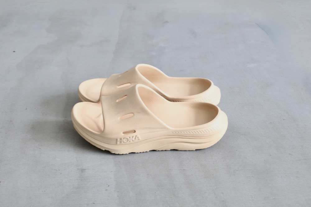 HOKA ONE ONE (ۥ  ) "U ORA RECOVERY SLIDE 3"