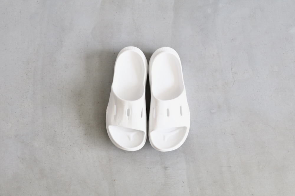 HOKA ONE ONE (ホカ オネ オネ) 