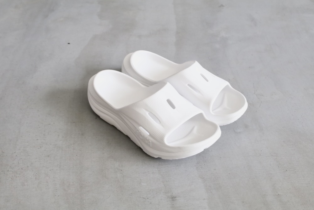 HOKA ONE ONE (ۥ  ) "U ORA RECOVERY SLIDE 3"