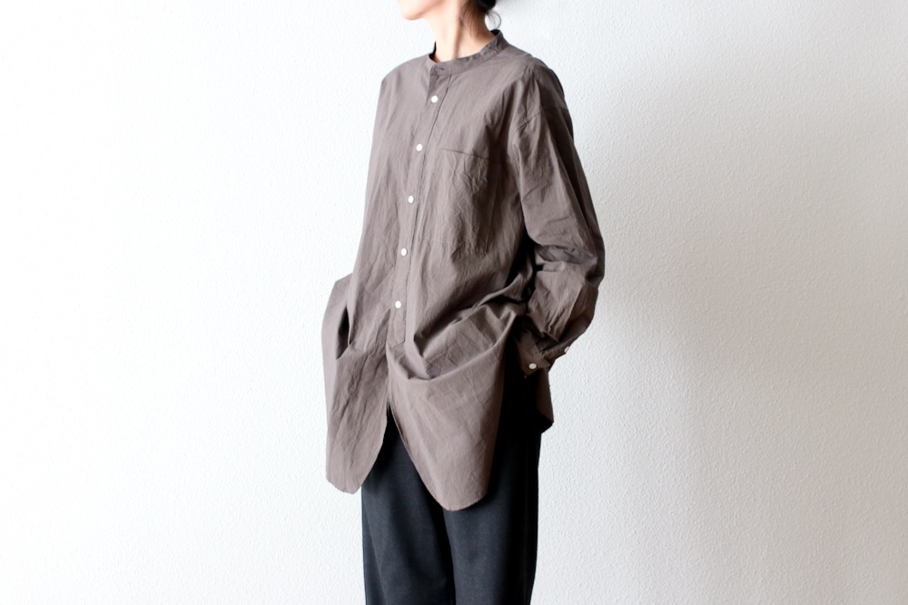 WOMEN'S】TOUJOURS（トゥジュー）“Classic Band Collar Shirt -SHADOW