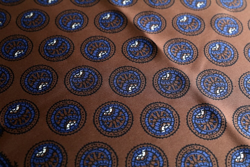 NOMARHYTHM TEXTILE (�Ρ��ޥꥺ��ƥ���������)��Paisley Silk Bandana Scarf��