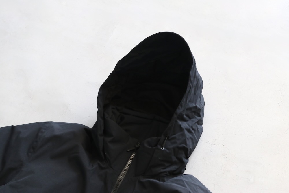 GORE-TEXGOLDWIN (ɥ) "GORE-TEX Snow Range Down Coat"