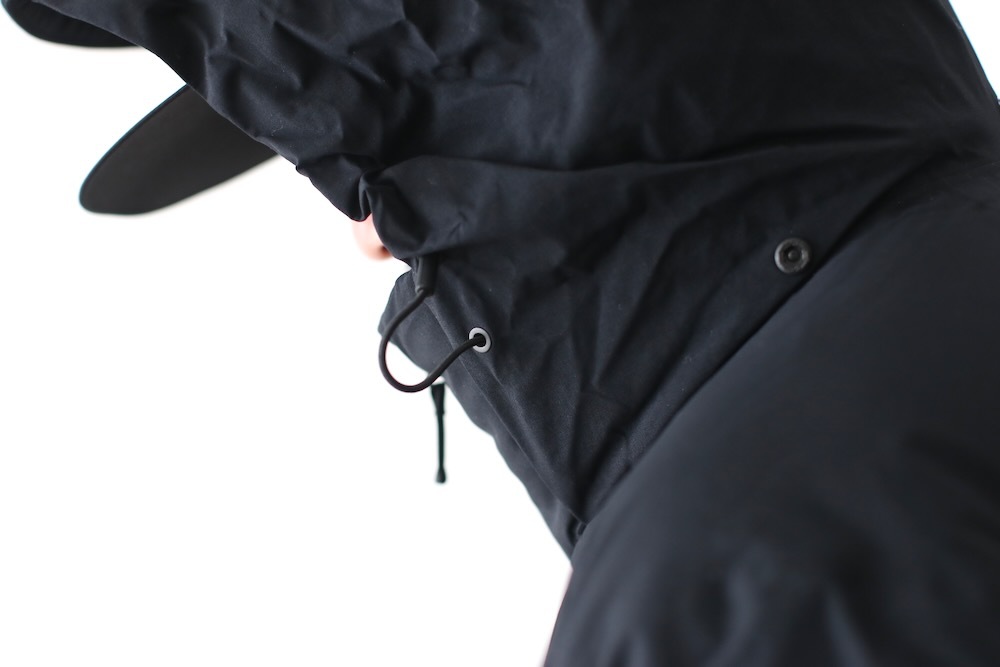 GORE-TEXGOLDWIN (ɥ) "GORE-TEX Snow Range Down Coat"
