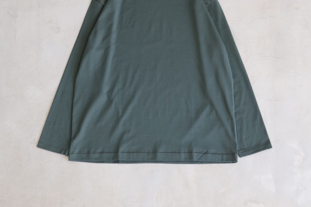 ATON (ȥ) "SUVIN 60/2 OVERSIZED LONG SLEEVE T-SHIRT"