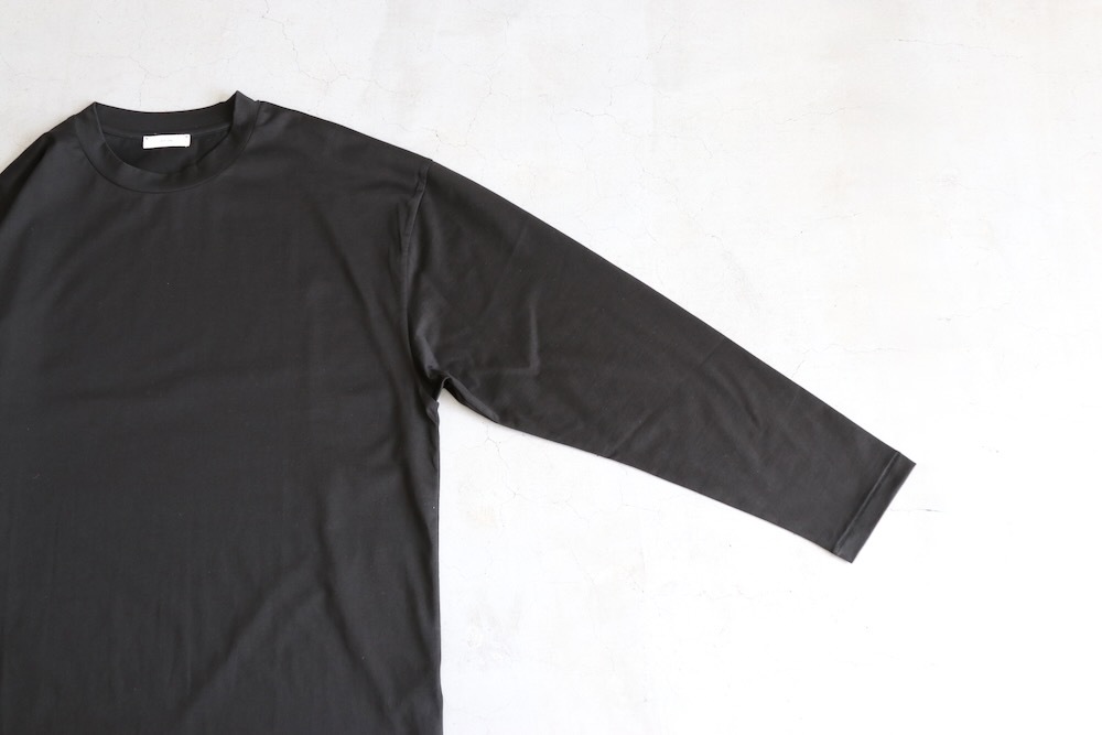ATON (ȥ) "SUVIN 60/2 OVERSIZED LONG SLEEVE T-SHIRT"