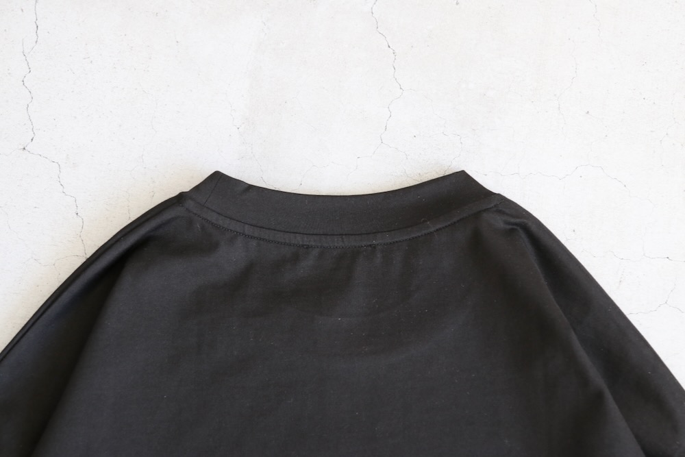 ATON (ȥ) "SUVIN 60/2 OVERSIZED LONG SLEEVE T-SHIRT"