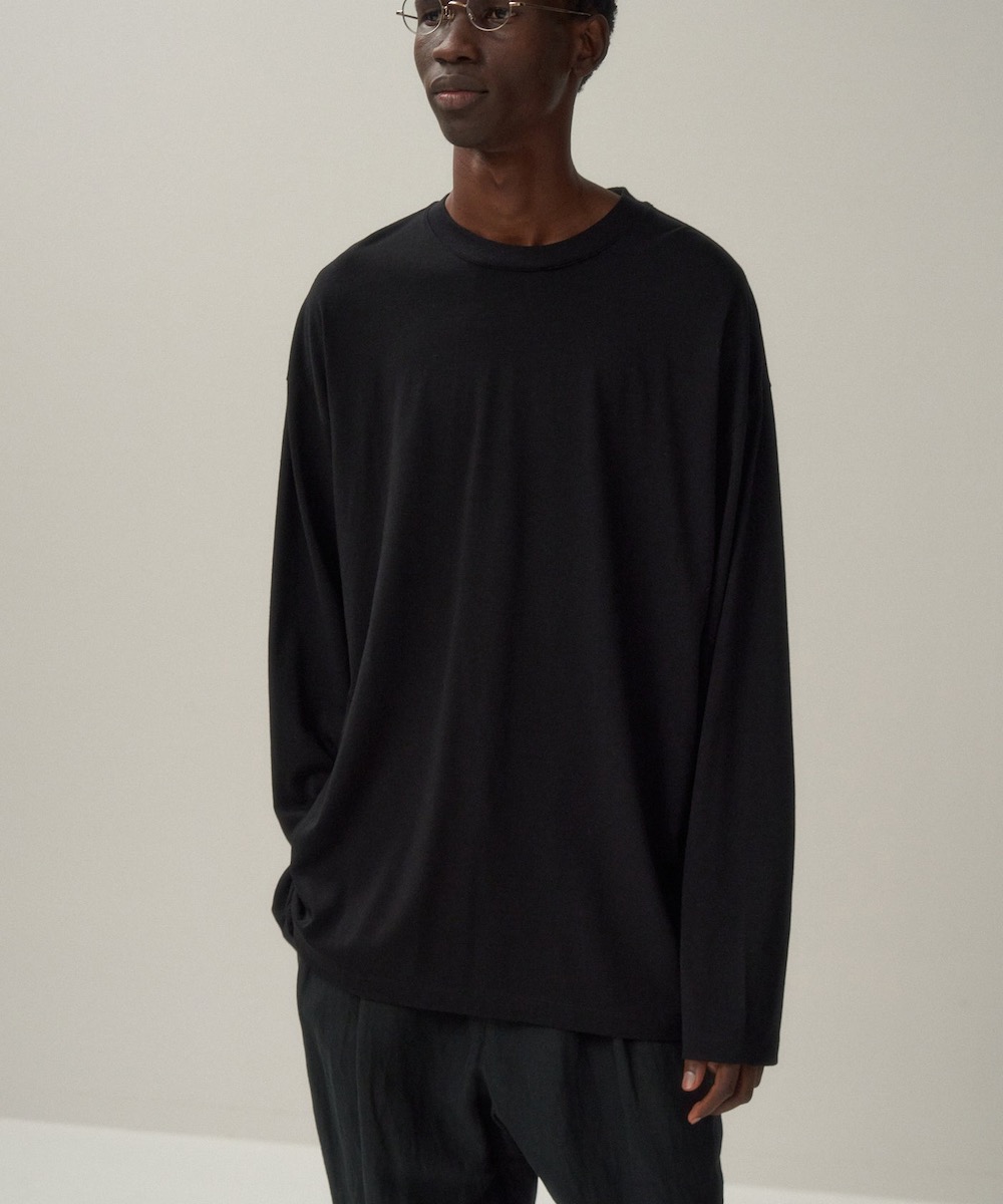ATON (ȥ) "SUVIN 60/2 OVERSIZED LONG SLEEVE T-SHIRT"