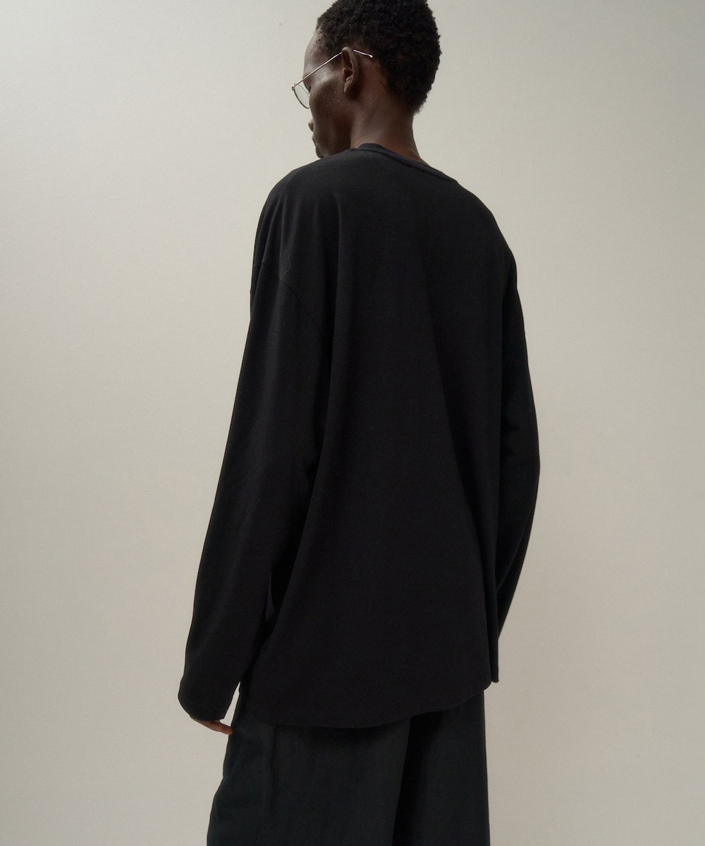 ATON (ȥ) "SUVIN 60/2 OVERSIZED LONG SLEEVE T-SHIRT"