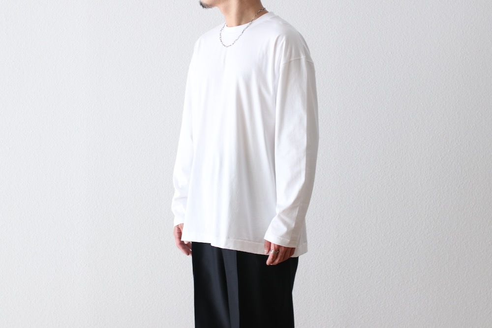 ATON (ȥ) "SUVIN 60/2 OVERSIZED LONG SLEEVE T-SHIRT"