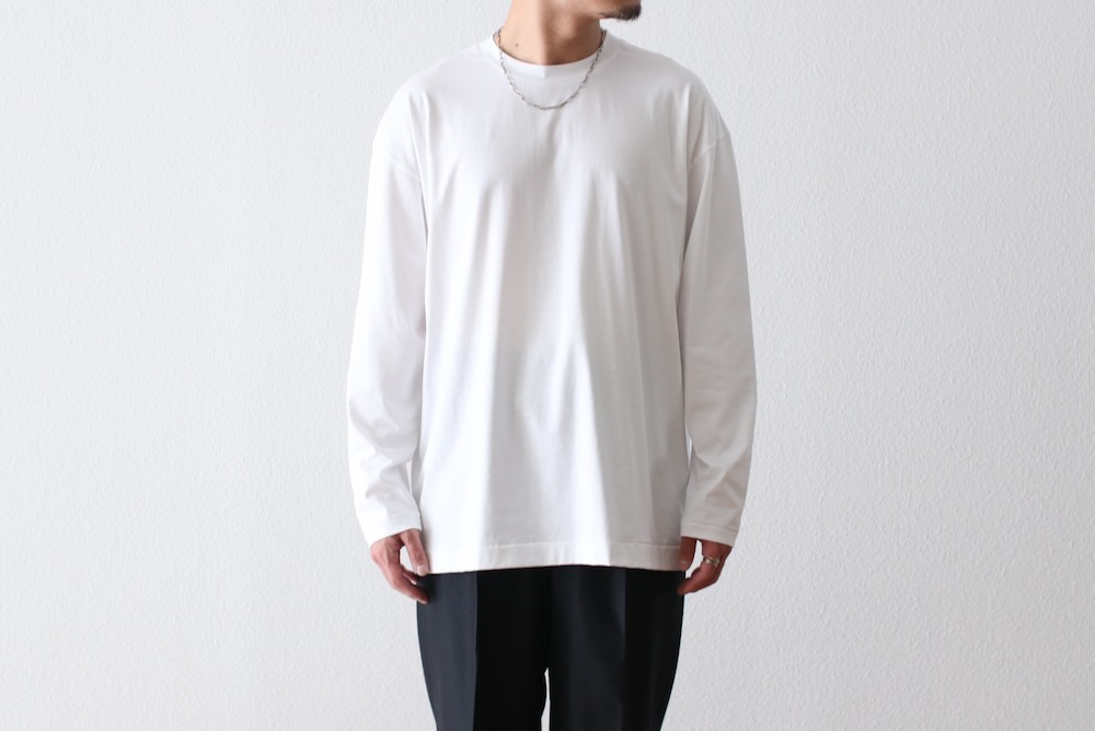 ATON (ȥ) "SUVIN 60/2 OVERSIZED LONG SLEEVE T-SHIRT"
