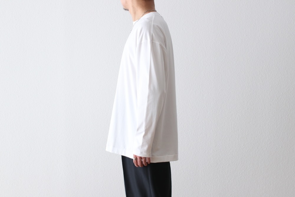 ATON (ȥ) "SUVIN 60/2 OVERSIZED LONG SLEEVE T-SHIRT"