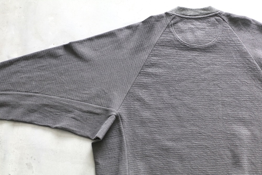 White Mountaineering (�ۥ磻�ȥޥ���ƥ˥����) "RAGLAN PULLOVER"