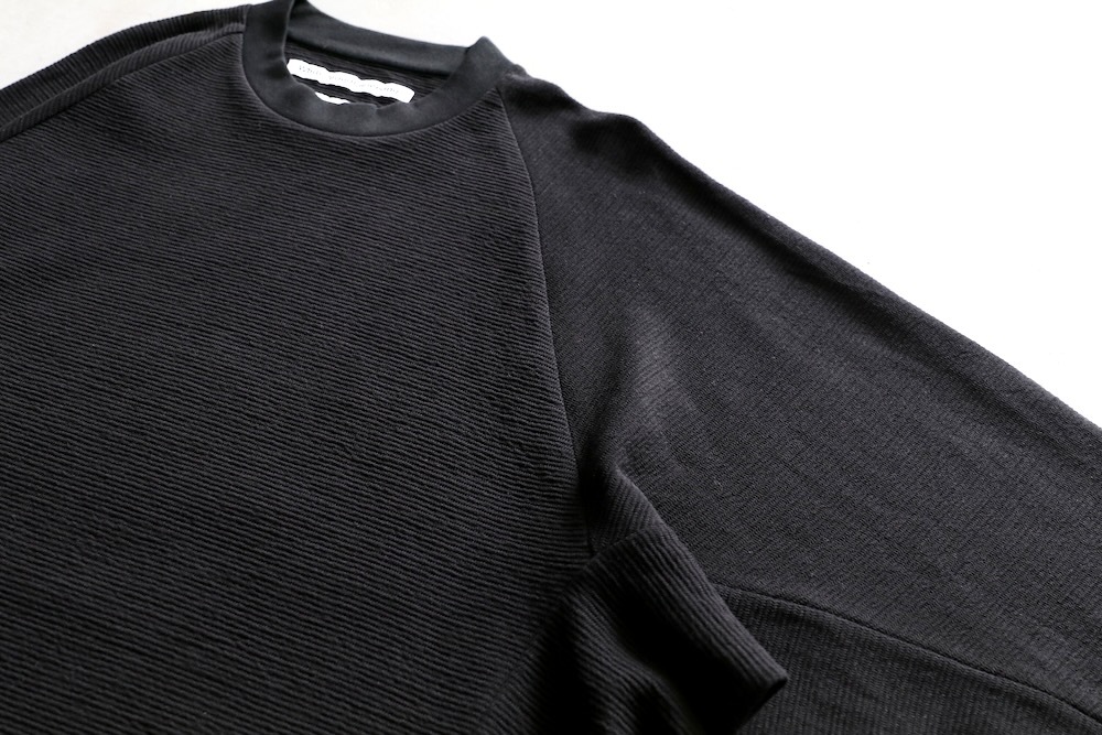 White Mountaineering (�ۥ磻�ȥޥ���ƥ˥����) "RAGLAN PULLOVER"