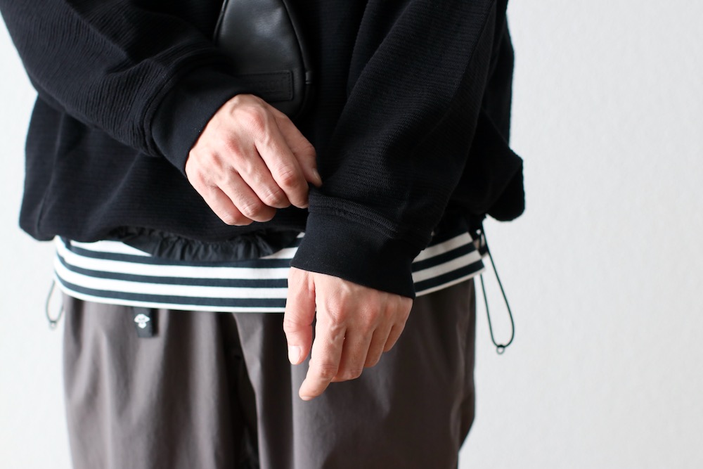 White Mountaineering (�ۥ磻�ȥޥ���ƥ˥����) "RAGLAN PULLOVER"