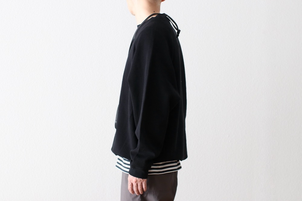 White Mountaineering (�ۥ磻�ȥޥ���ƥ˥����) "RAGLAN PULLOVER"
