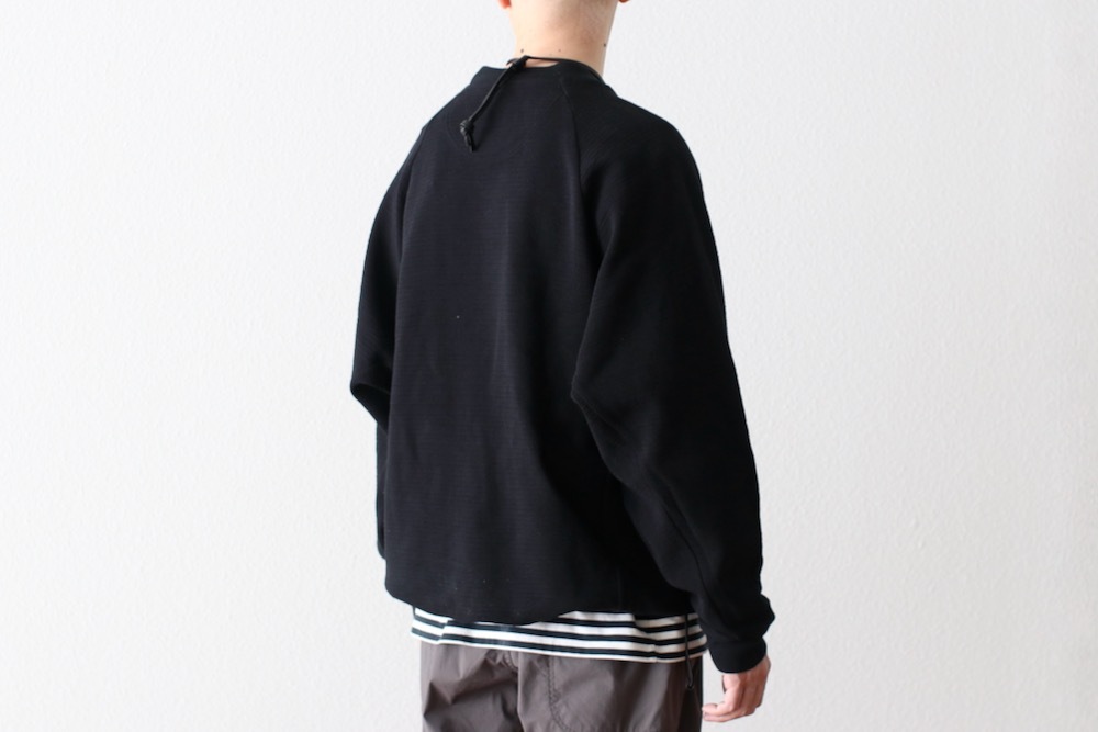 White Mountaineering (�ۥ磻�ȥޥ���ƥ˥����) "RAGLAN PULLOVER"