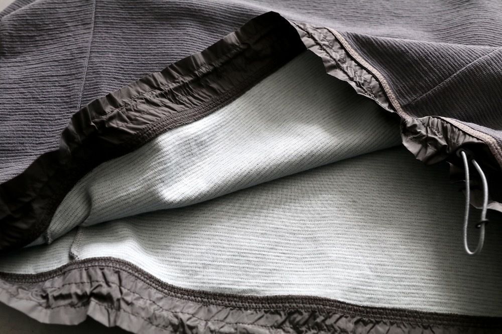 White Mountaineering (�ۥ磻�ȥޥ���ƥ˥����) "RAGLAN PULLOVER"