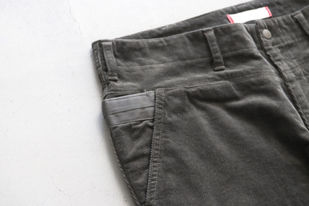 ��unisex��itten. (���åƥ�)"itten 16 escape pants - stretch corduroy"