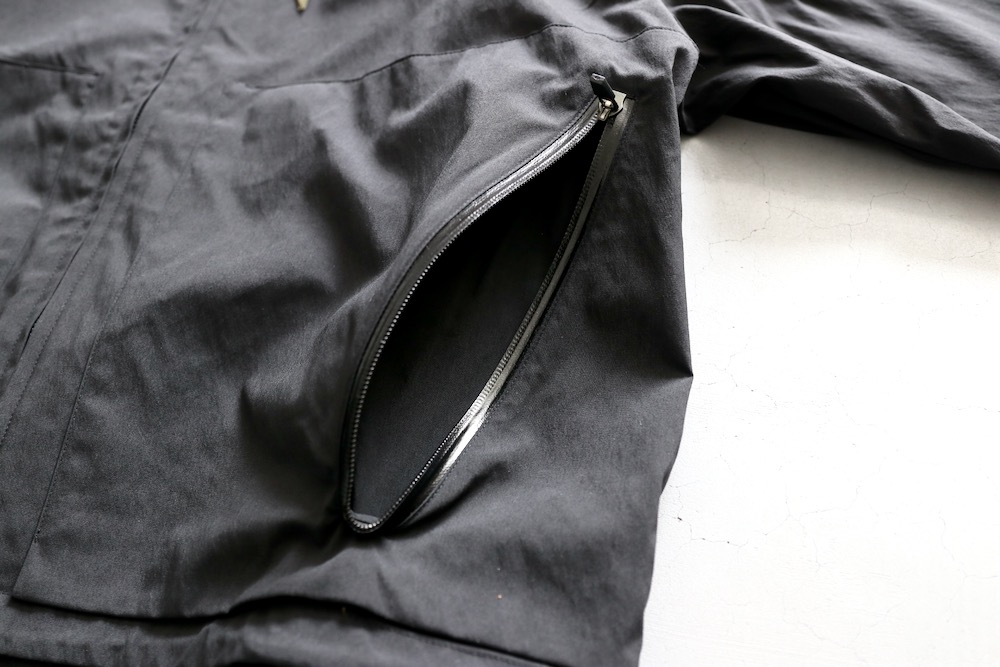 ACRONYM(�������˥���) "LA12-M Miliken nylon spandex action zip shirt"