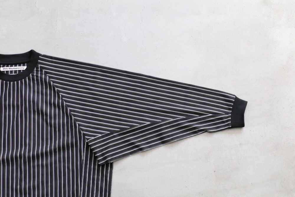 White Mountaineering (�ۥ磻�ȥޥ���ƥ˥����) "STRIPE RAGLAN PULLOVER"