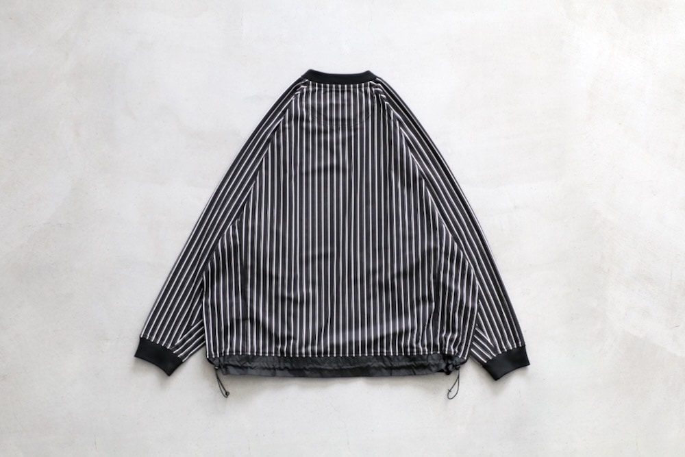 White Mountaineering (�ۥ磻�ȥޥ���ƥ˥����) "STRIPE RAGLAN PULLOVER"
