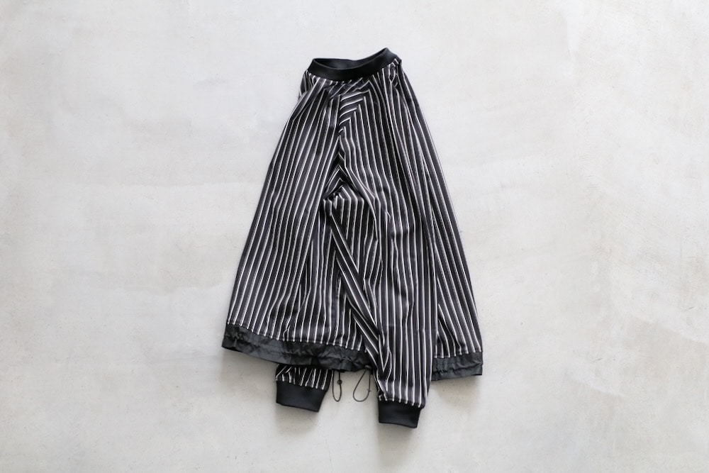 White Mountaineering (�ۥ磻�ȥޥ���ƥ˥����) "STRIPE RAGLAN PULLOVER"