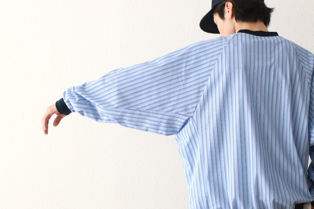 White Mountaineering (�ۥ磻�ȥޥ���ƥ˥����) "STRIPE RAGLAN PULLOVER"