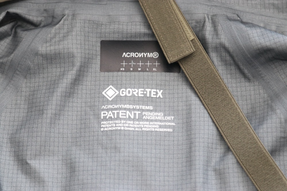 GORE-TEXACRONYM(˥) "J110TS-GT 3L Gore-Tex Pro Tec Sys Jacket"