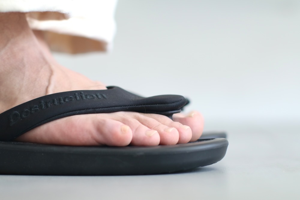 limitedOJOJO NAITO  itten. (祸 ʥȡߥåƥ)"BEACH SANDAL -wind water proof-"