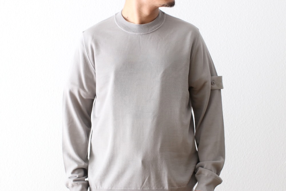 STONE ISLAND(���ȡ��󥢥����� ) "STONE ISLAND GHOST PIECE - LIGHT RWS PURE WOOL CREW NECK KNIT"
