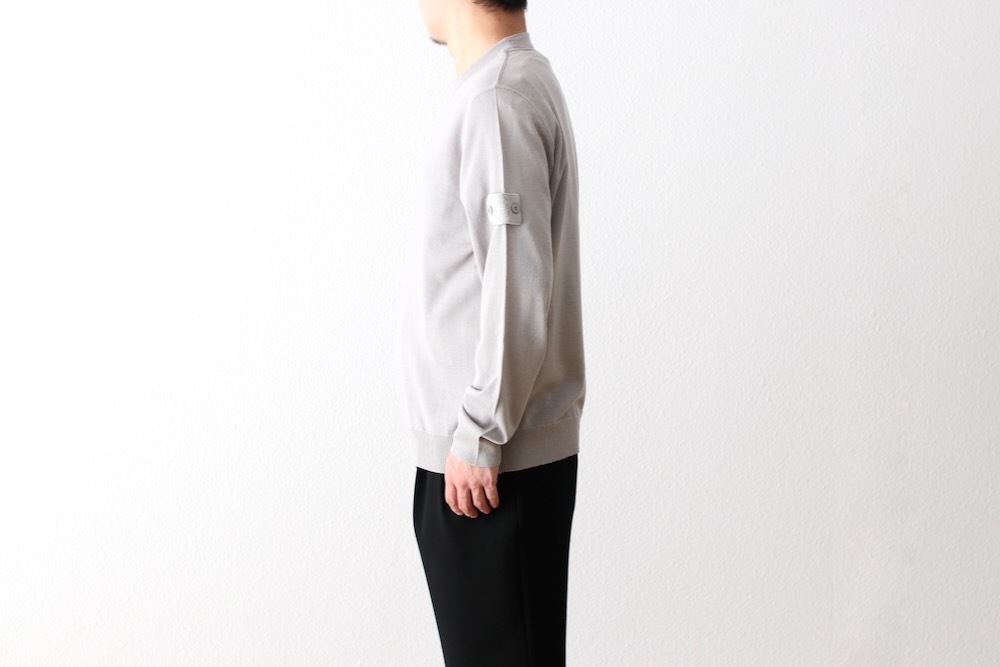 STONE ISLAND(���ȡ��󥢥����� ) "STONE ISLAND GHOST PIECE - LIGHT RWS PURE WOOL CREW NECK KNIT"