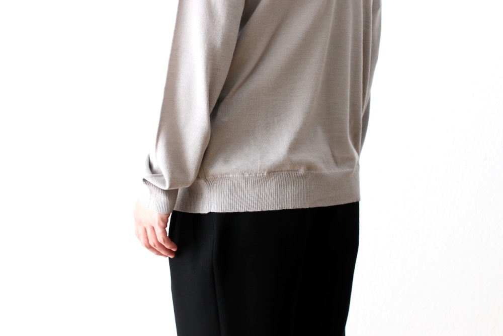 STONE ISLAND(���ȡ��󥢥����� ) "STONE ISLAND GHOST PIECE - LIGHT RWS PURE WOOL CREW NECK KNIT"