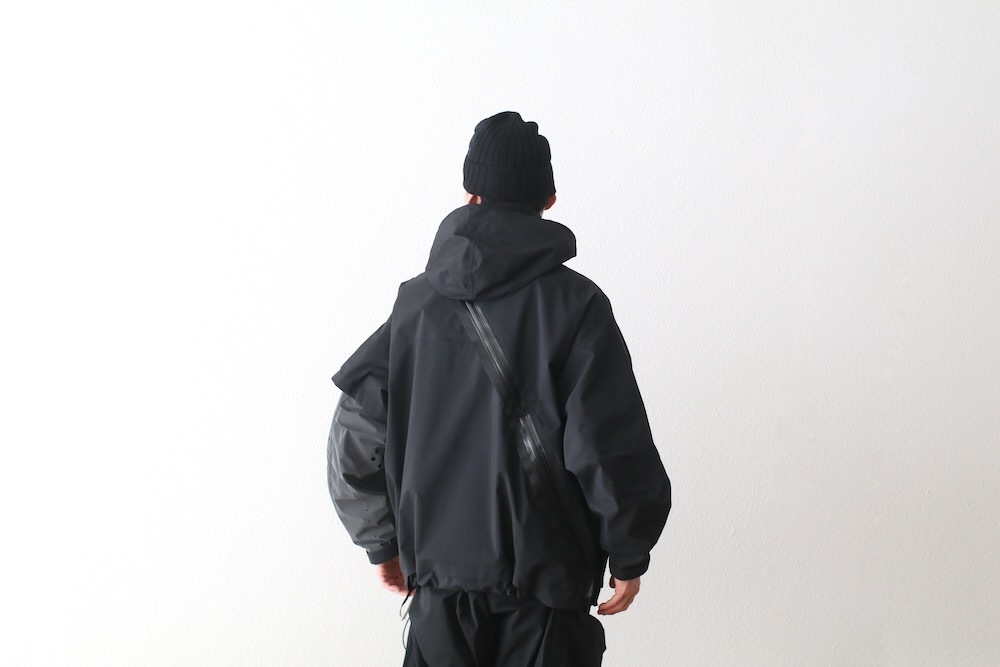 GORE-TEXACRONYM(˥) "J115-GT 3L Gore-Tex Pro Interops Jacket"