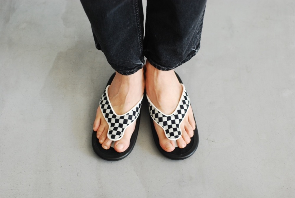��limited��OJOJO NAITO �� itten. (�����祸�� �ʥ��ȡ��ߥ��åƥ�)"BEACH SANDAL -checkered flag-"