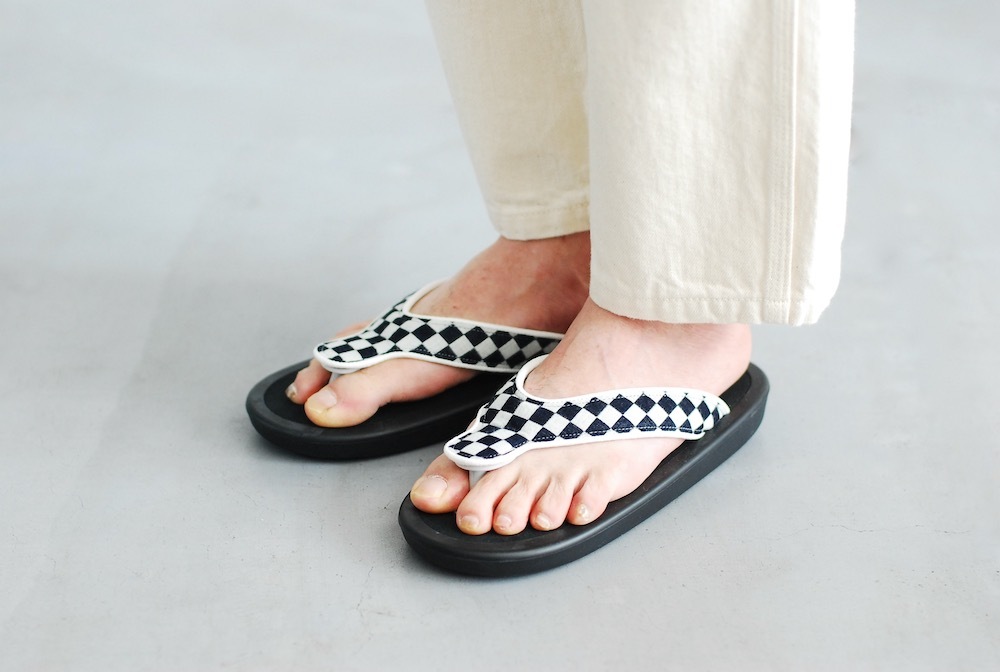 ��limited��OJOJO NAITO �� itten. (�����祸�� �ʥ��ȡ��ߥ��åƥ�)"BEACH SANDAL -checkered flag-"