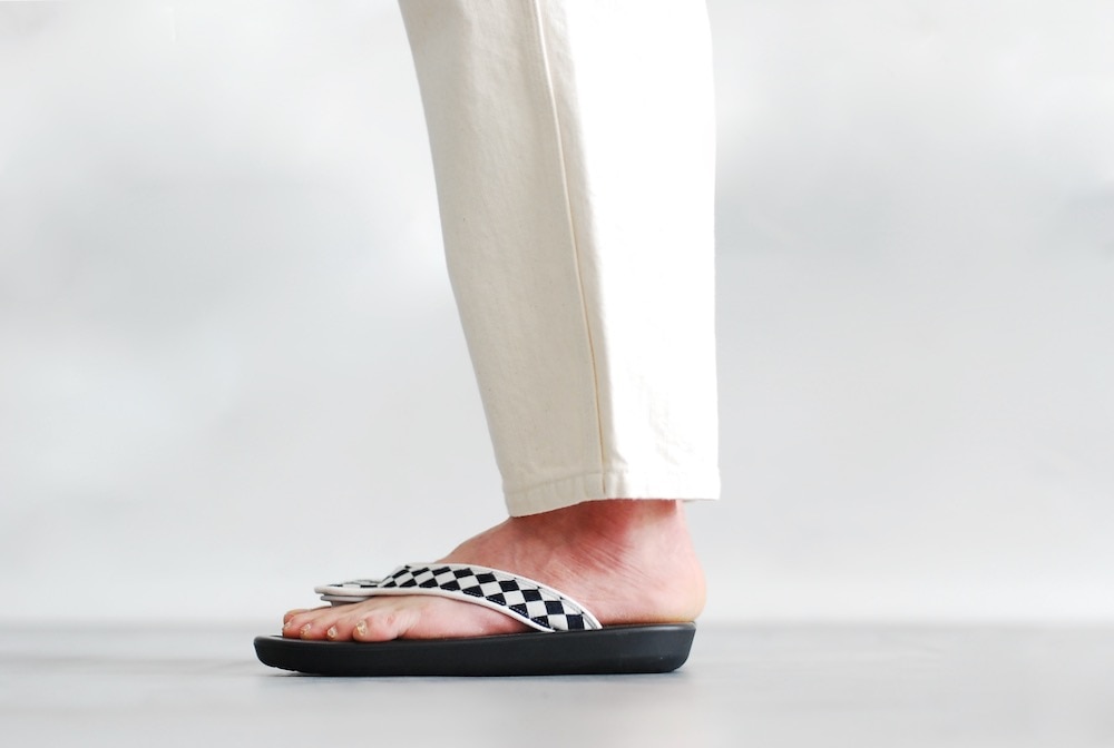 ��limited��OJOJO NAITO �� itten. (�����祸�� �ʥ��ȡ��ߥ��åƥ�)"BEACH SANDAL -checkered flag-"